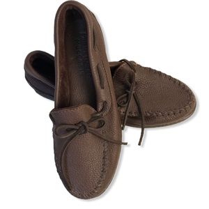 Minnetonka Moccasins Browns size 8.5